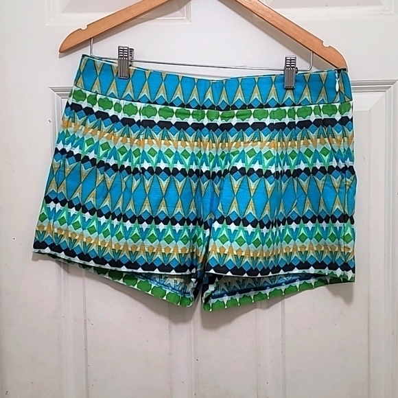 J.CREW WOMEN'S MULTICOLOR GEOMETRIC PRINT LINE BLEND SHORTS SIZE 8 - Picture 2 of 9